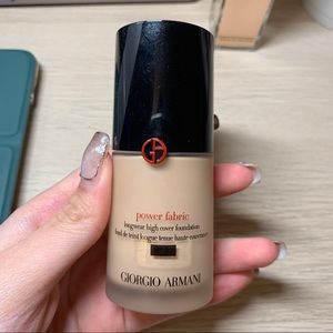 Giorgio Armani beauty power fabric foundation
